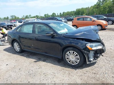 1VWAT7A3XEC****** 2014 Volkswagen Passat