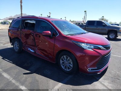 5TDJRKEC2MS****** 2021 Toyota Sienna Hybrid