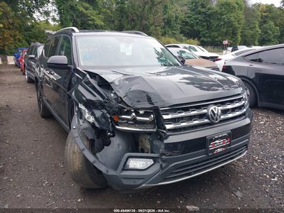 1V2MR2CAXJC****** 2018 Volkswagen Atlas