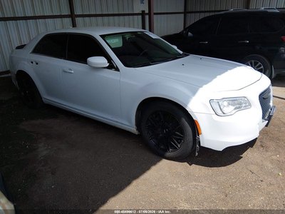 2017 Chrysler 300