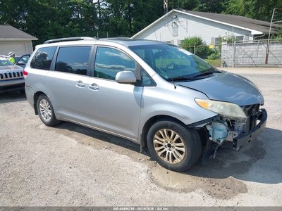 2012 Toyota Sienna