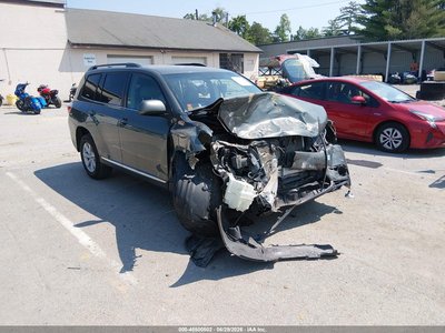 5TDBK3EH9CS****** 2012 Toyota Highlander