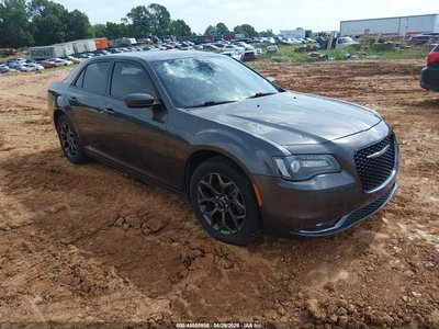 2C3CCAGG0JH****** 2018 Chrysler 300