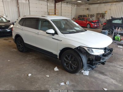 3VV3B7AX1RM****** 2024 Volkswagen Tiguan