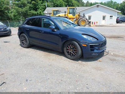 WP1AG2A57HL****** 2017 Porsche Macan