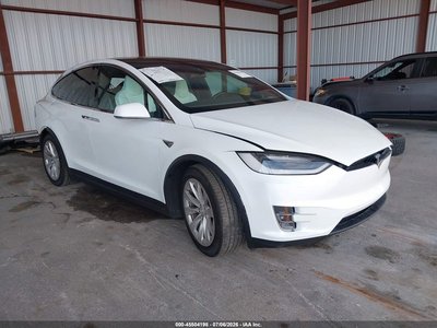 5YJXCBE22JF****** 2018 Tesla Model X