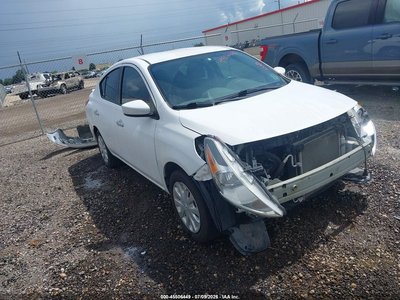 3N1CN7AP7KL****** 2019 Nissan Versa