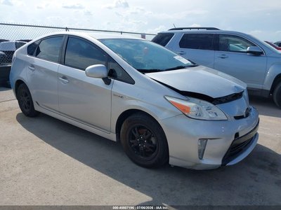 JTDKN3DUXE1****** 2014 Toyota Prius