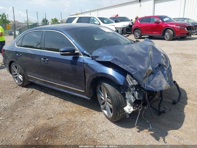 1VWBV7A3XFC****** 2015 Volkswagen Passat