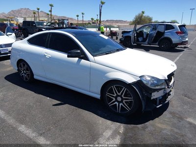 WDDGJ4HB9FG****** 2015 Mercedes-Benz C-Class