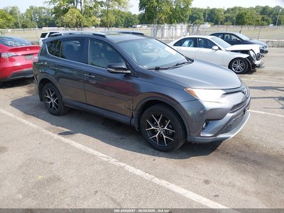 JTMJFREV7GJ****** 2016 Toyota RAV4