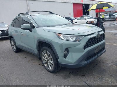 2T3C1RFV7KC****** 2019 Toyota RAV4