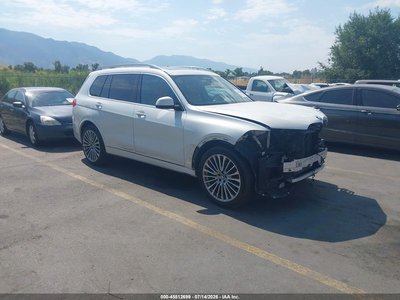 5UXCW2C03M9****** 2021 BMW X7