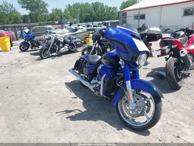 2017 Harley-Davidson CVO Street Glide