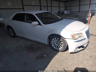 2C3CCAAG1DH****** 2013 Chrysler 300