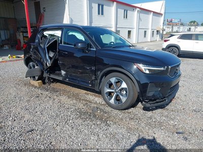 YV4L12UJ2S2****** 2025 Volvo XC40