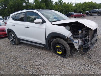 KM8J33A28HU****** 2017 Hyundai Tucson