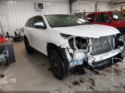 5TDBZRFH3KS****** 2019 Toyota Highlander