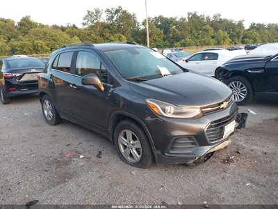 KL7CJLSB1JB****** 2018 Chevrolet Trax