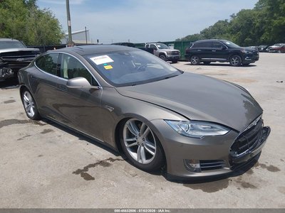 2015 Tesla Model S