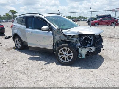 1FMCU9HD7KU****** 2019 Ford Escape