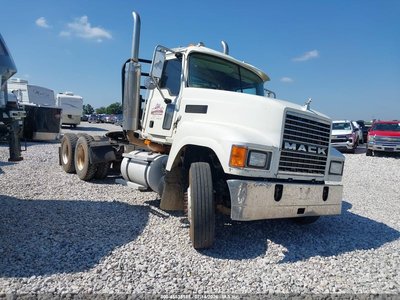 1M1AJ07Y07N****** 2007 Mack 600