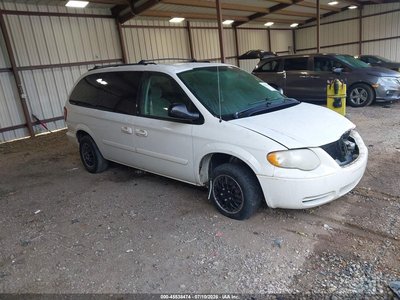 2005 Chrysler Town & Country