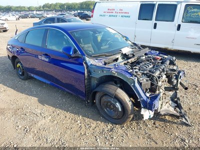 1HGCV1F31JA****** 2018 Honda Accord