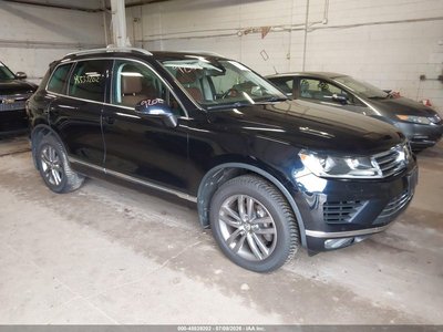 WVGEF9BP5GD****** 2016 Volkswagen Touareg