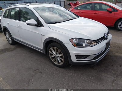 3VWH17AU3HM****** 2017 Volkswagen Golf Alltrack