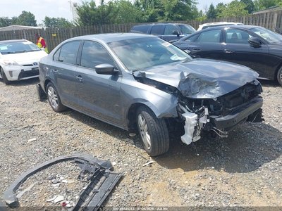 3VW2B7AJ2JM****** 2018 Volkswagen Jetta