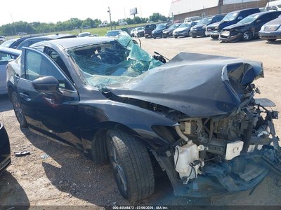 JM1GL1UMXJ1****** 2018 Mazda 6