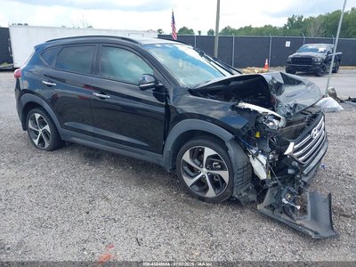 KM8J33A27GU****** 2016 Hyundai Tucson