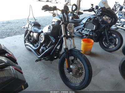 1HD1GXM12HC****** 2017 Harley-Davidson Dyna Street Bob
