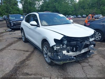 ZASFAKPN7J7****** 2018 Alfa Romeo Stelvio