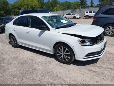 3VWD67AJ8GM****** 2016 Volkswagen Jetta