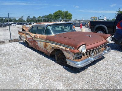 D7K12**** 1957 Ford 4 Door Sedan