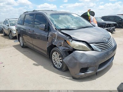 5TDYK3DC3BS****** 2011 Toyota Sienna
