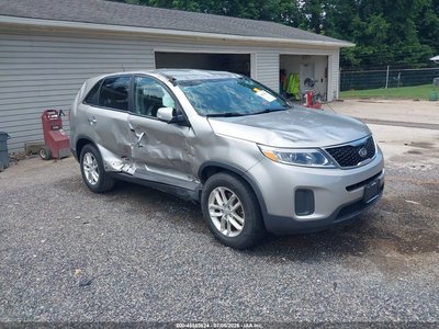 5XYKT3A68EG****** 2014 Kia Sorento