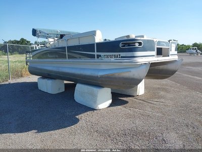 2009 Bennington Pontoon