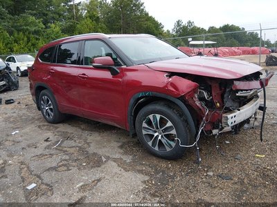 5TDGZRAH6MS****** 2021 Toyota Highlander