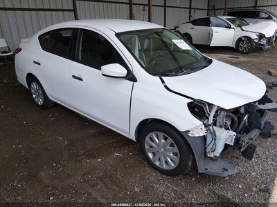 3N1CN7APXHK****** 2017 Nissan Versa