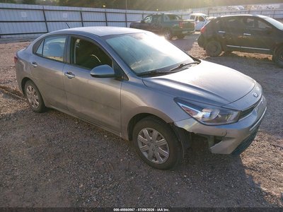 3KPA24AD2ME****** 2021 Kia Rio