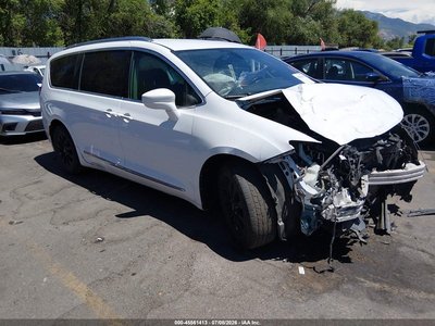 2C4RC1EG6JR****** 2018 Chrysler Pacifica
