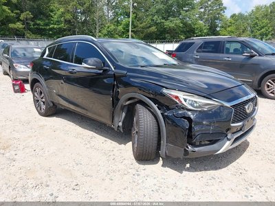 SJKCH5CRXHA****** 2017 Infiniti QX30