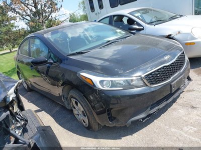 3KPFK4A72HE****** 2017 Kia Forte
