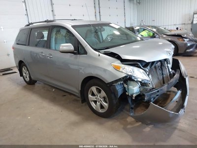 5TDKK3DC8DS****** 2013 Toyota Sienna