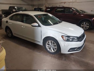 1VWAT7A36GC****** 2016 Volkswagen Passat