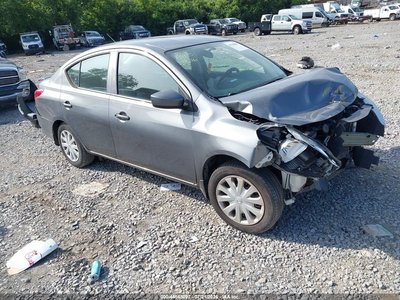 3N1CN7AP7JL****** 2018 Nissan Versa