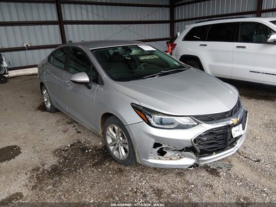 1G1BE5SM6K7****** 2019 Chevrolet Cruze